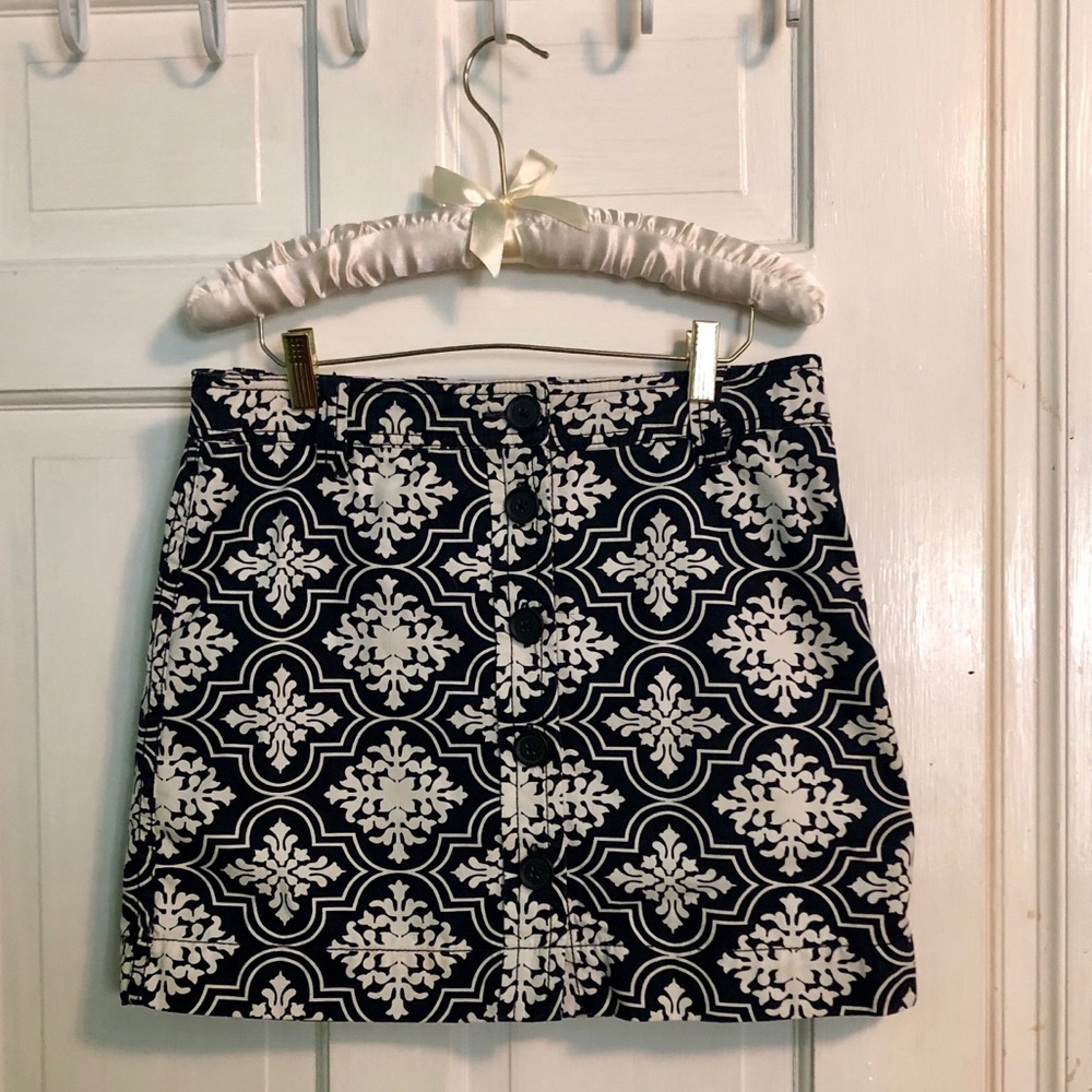 ADORABLE J. Crew snowflake mini skirt